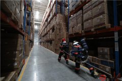 迎新年陜西消防總隊(duì)舉行跨區(qū)域滅火救援實(shí)戰(zhàn)演